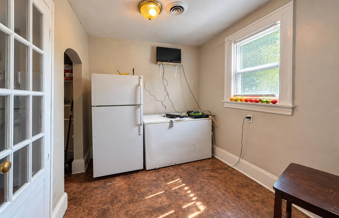1112 Chapman AVE SW - Photo 6