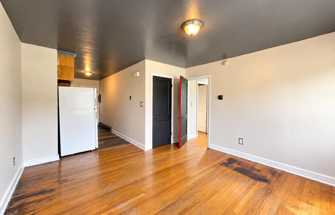 917 10th ST NW - Photo 8