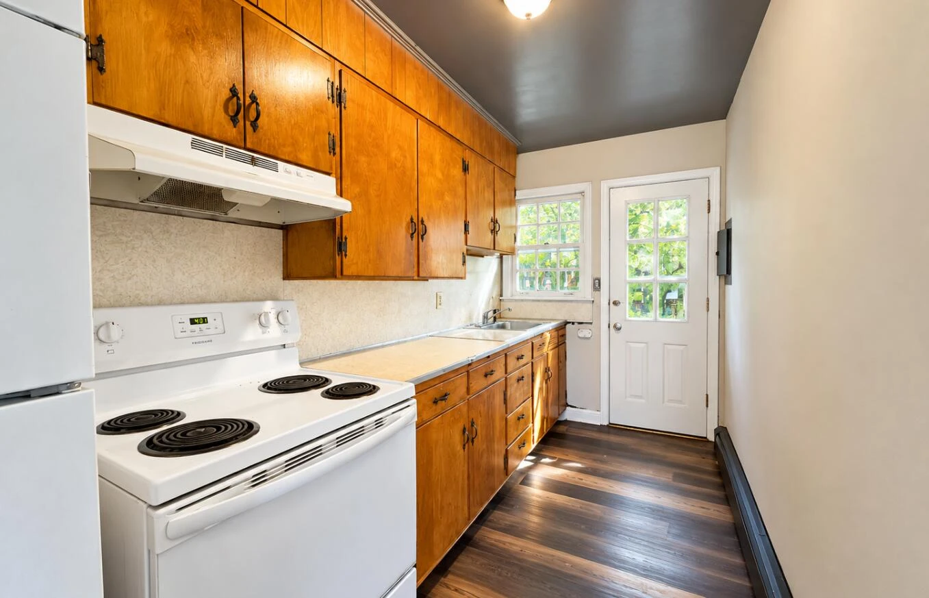 917 10th ST NW - Photo 9