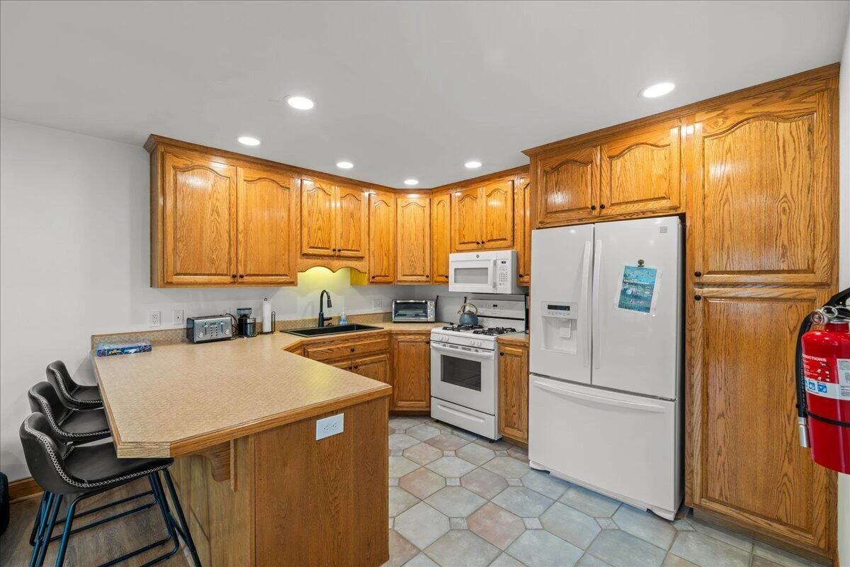 1970 Morewood RD - Photo 32