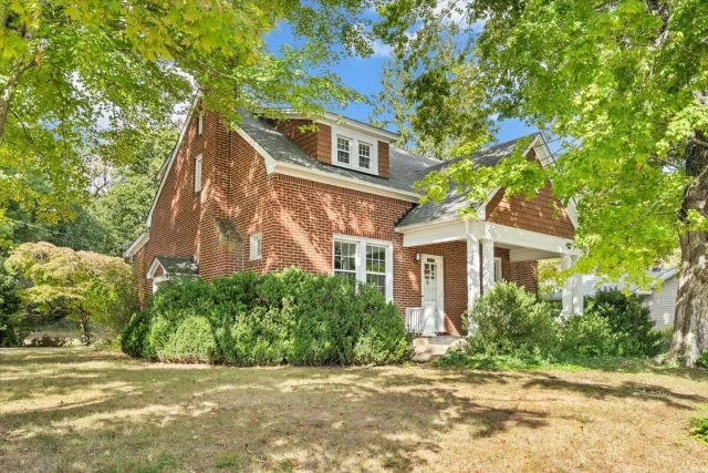 300 2nd ST, Buchanan, VA, 24066