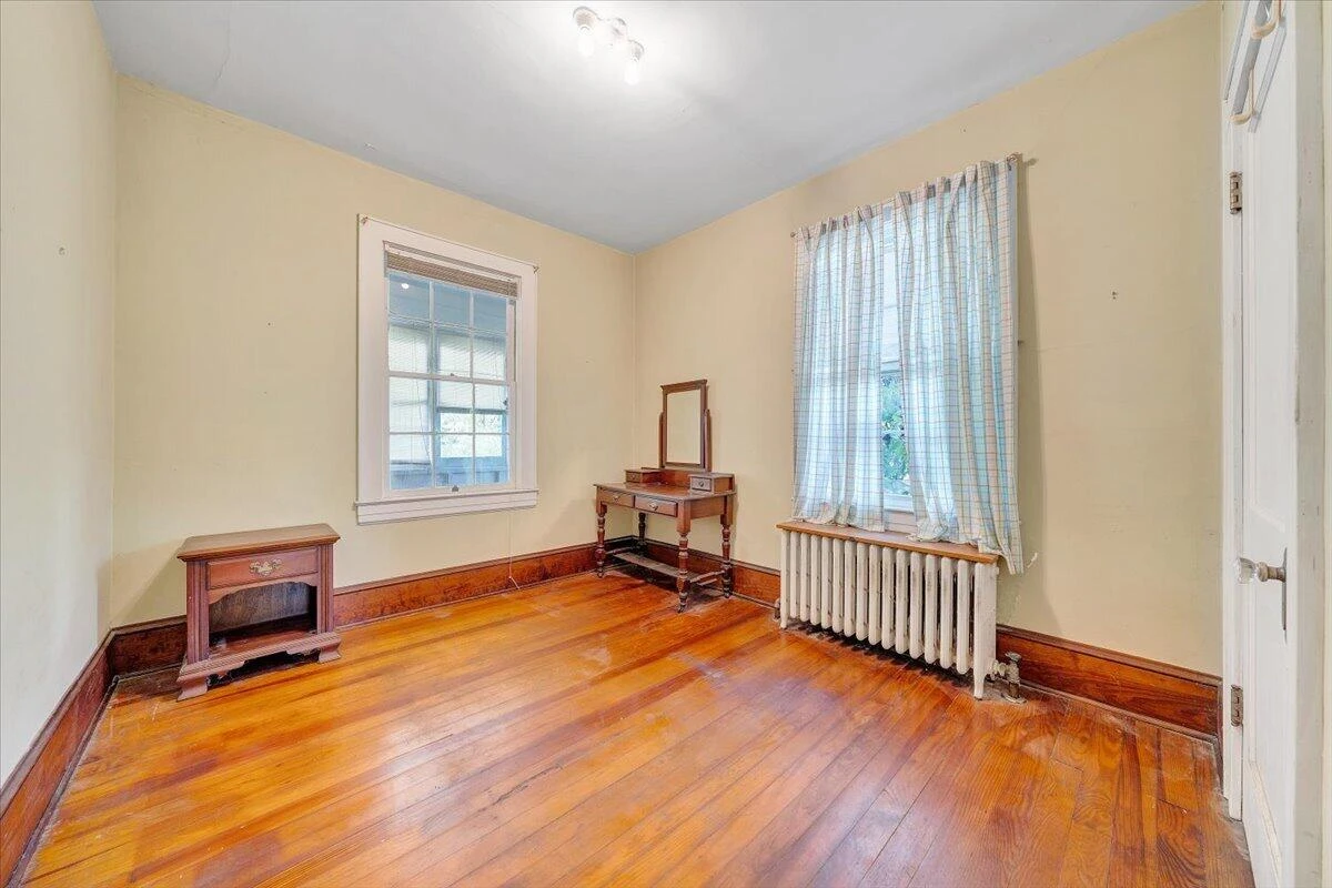 300 2nd ST - Photo 11