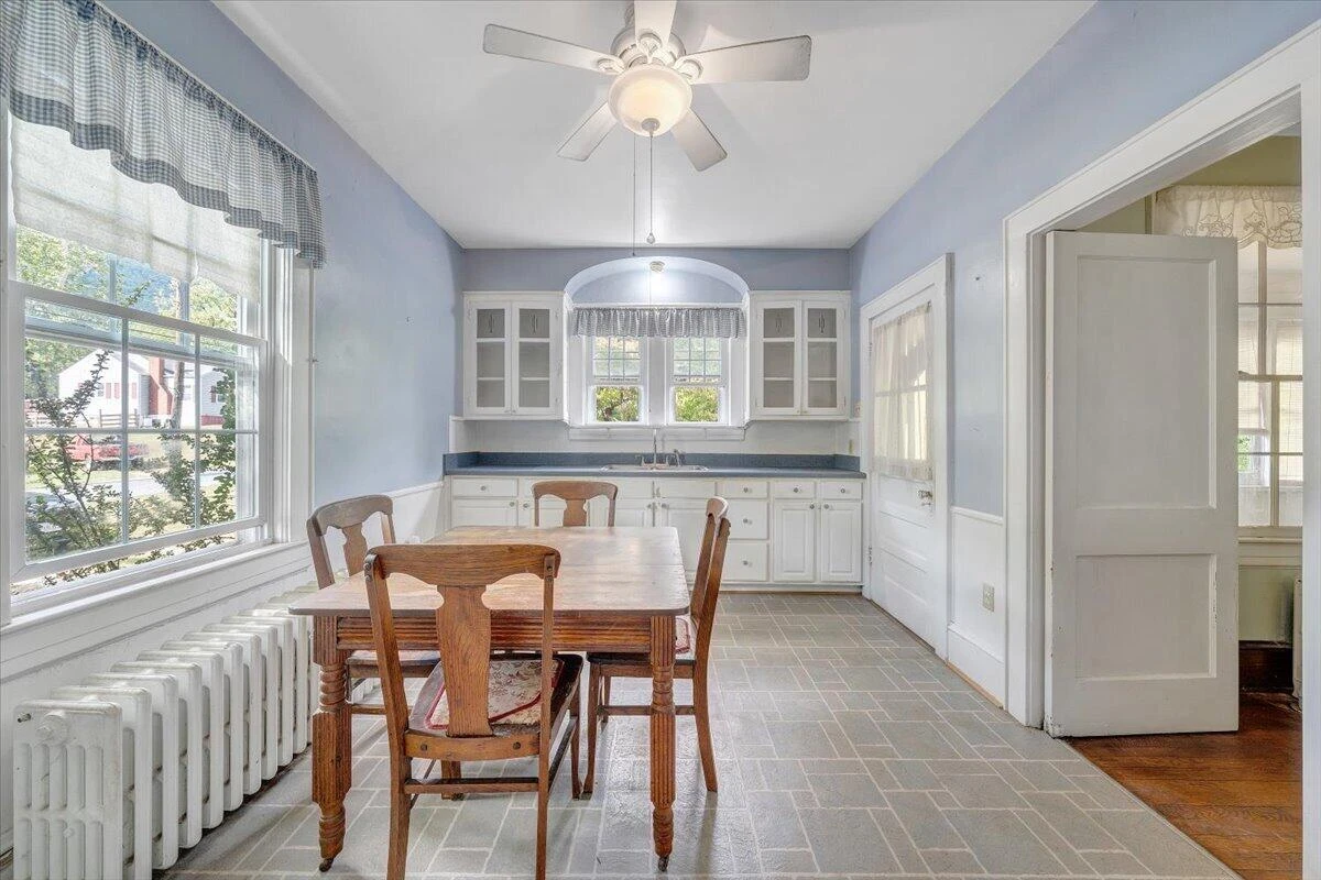 300 2nd ST - Photo 18