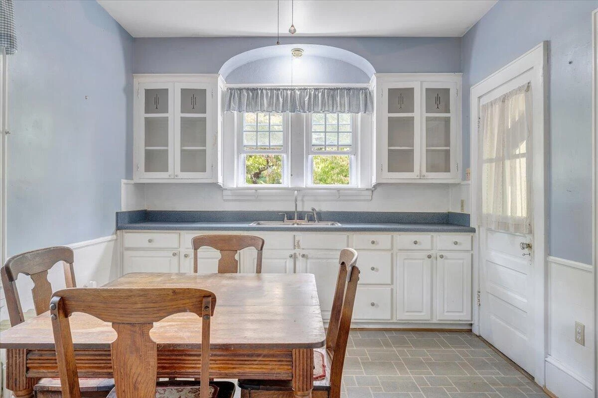 300 2nd ST - Photo 19