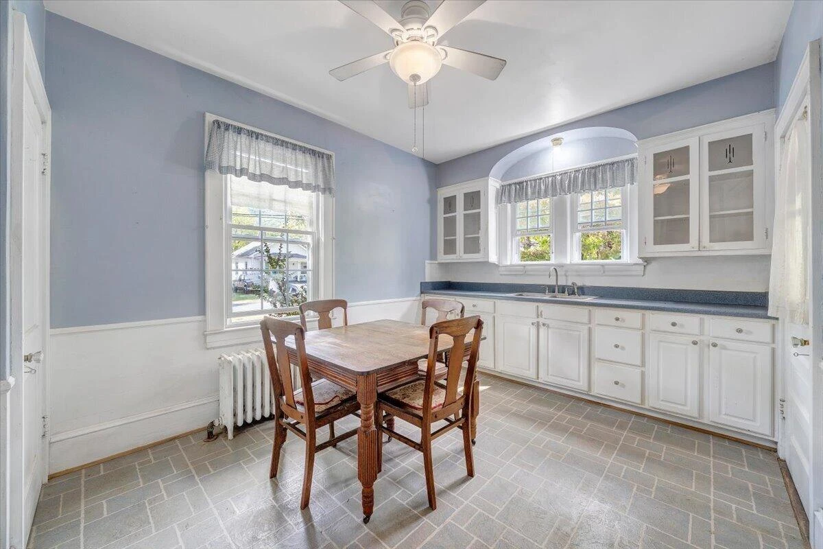 300 2nd ST - Photo 20
