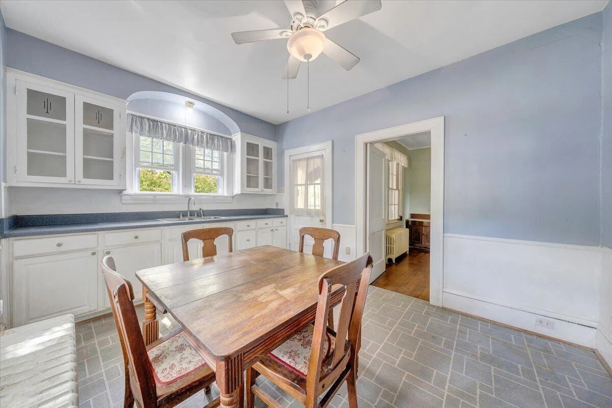 300 2nd ST - Photo 21
