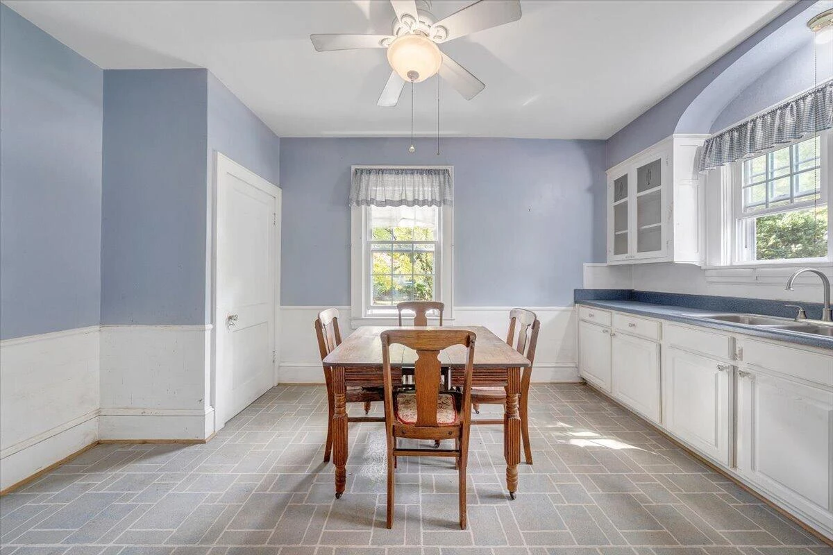 300 2nd ST - Photo 23