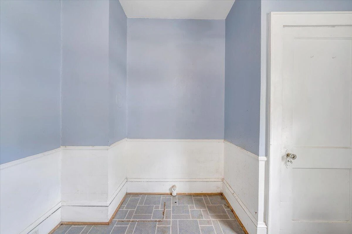 300 2nd ST - Photo 24