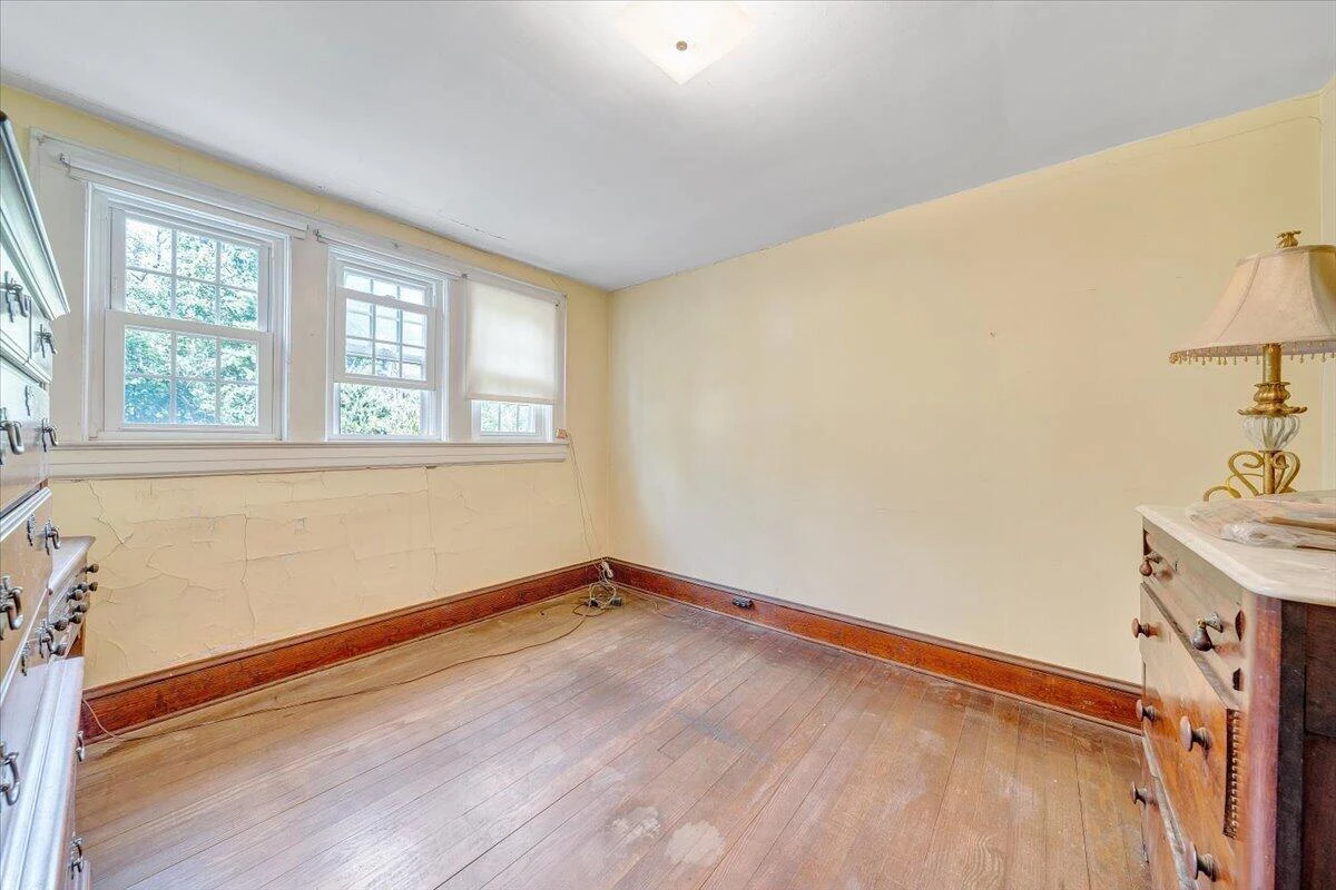 300 2nd ST - Photo 28