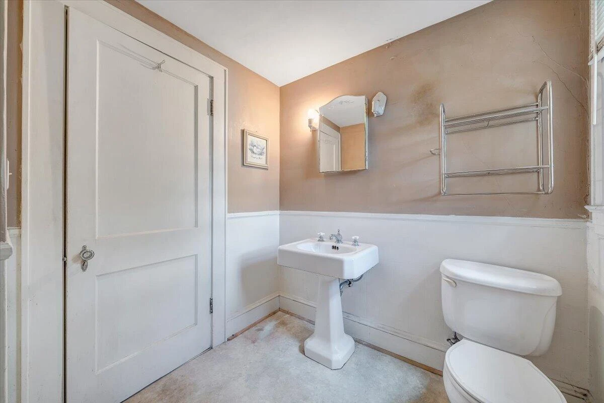 300 2nd ST - Photo 31