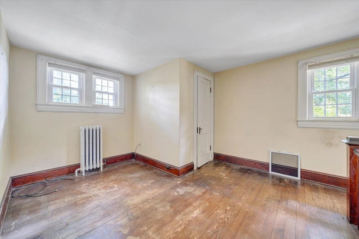 300 2nd ST - Photo 33