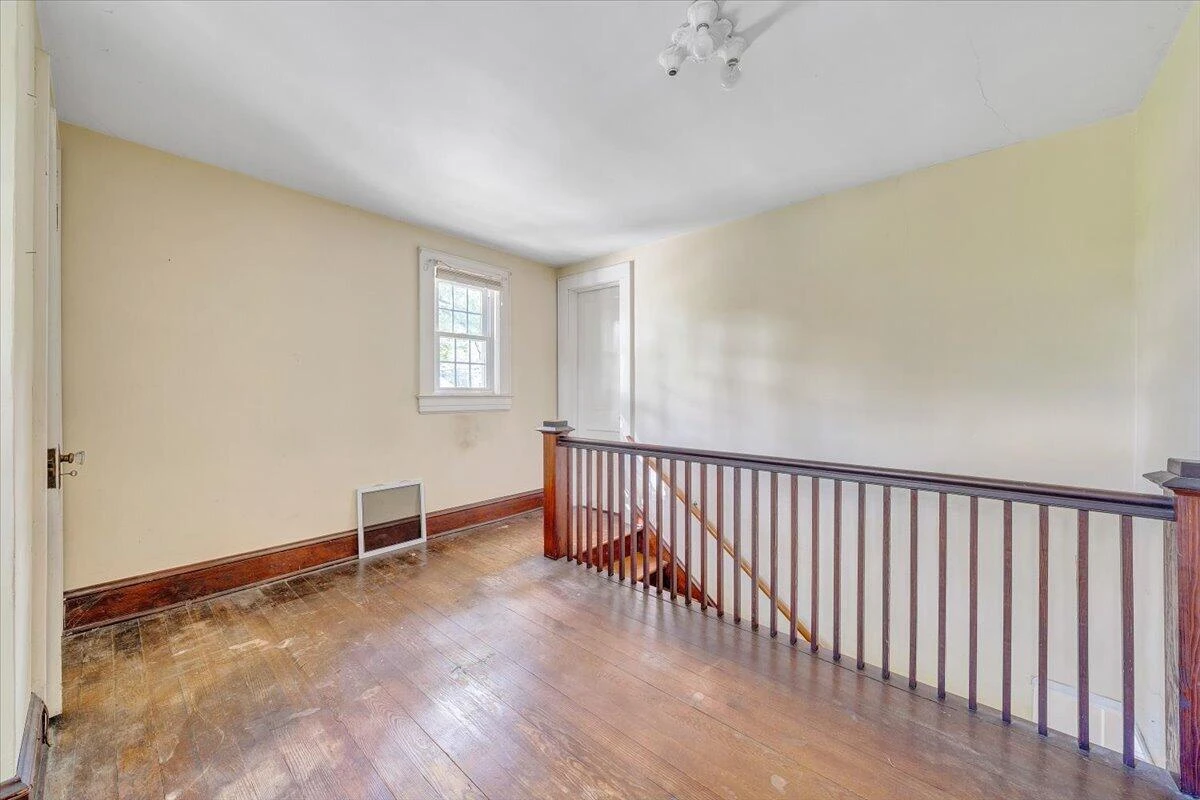 300 2nd ST - Photo 34