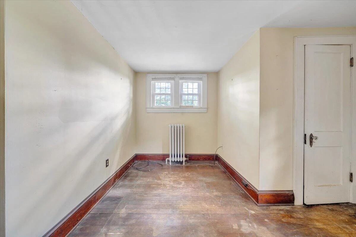 300 2nd ST - Photo 35
