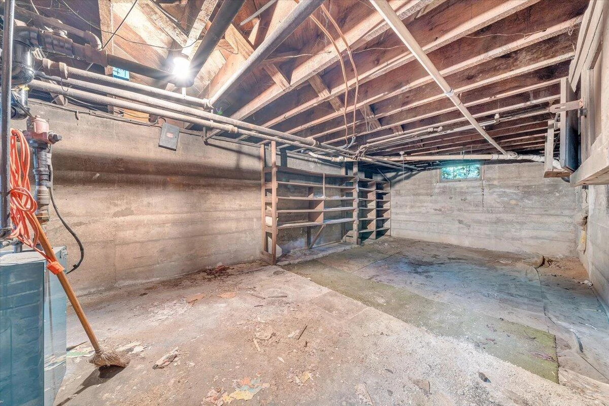 300 2nd ST - Photo 37