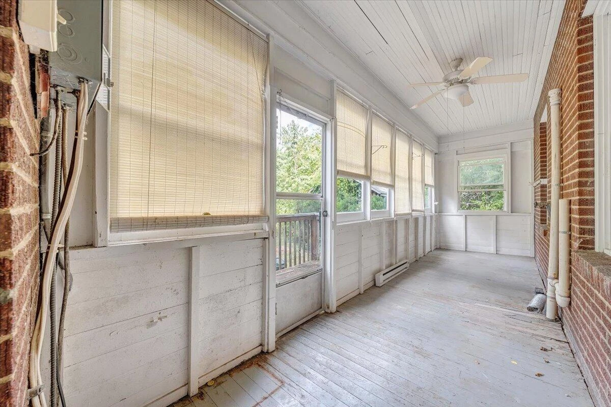 300 2nd ST - Photo 38