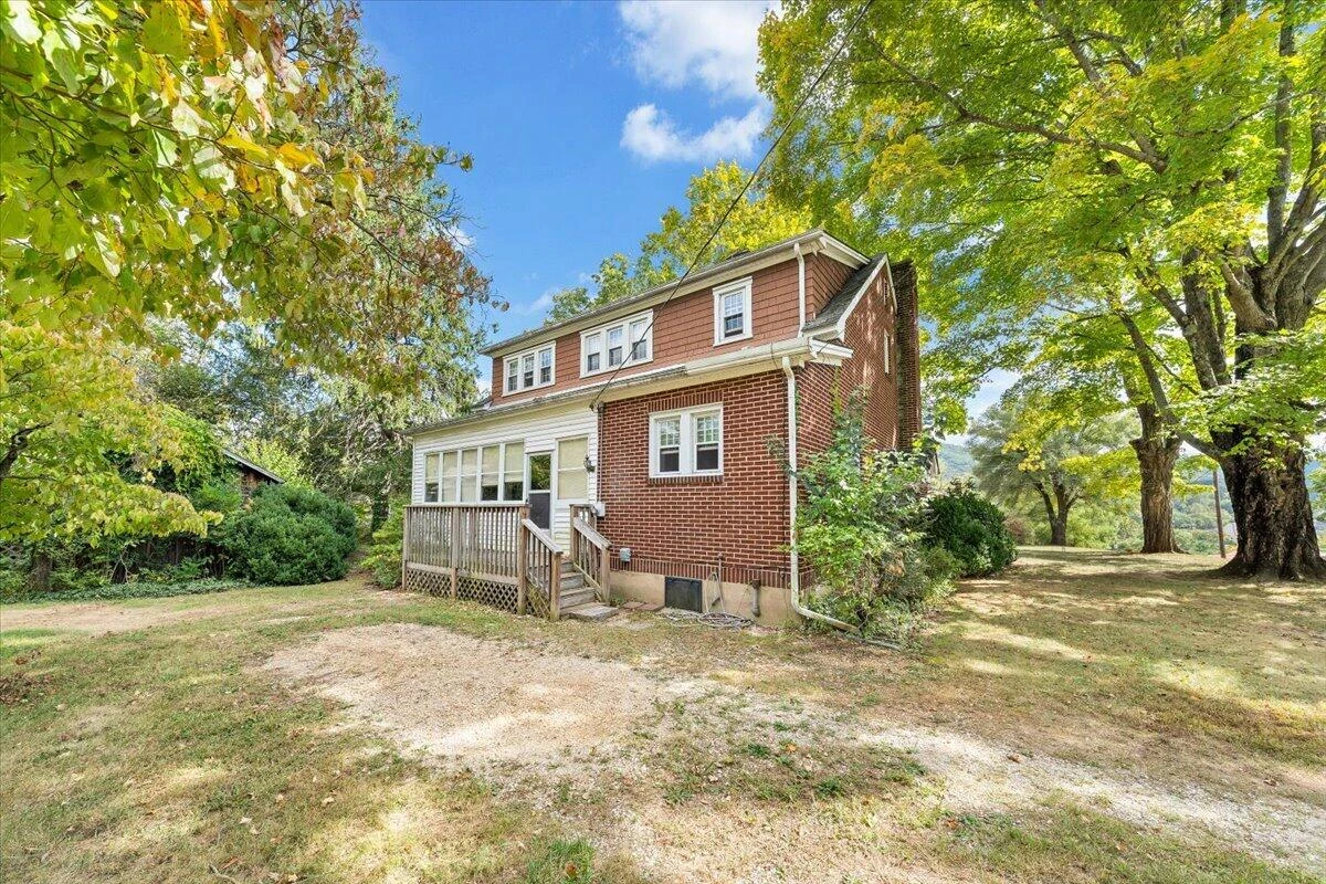 300 2nd ST - Photo 40