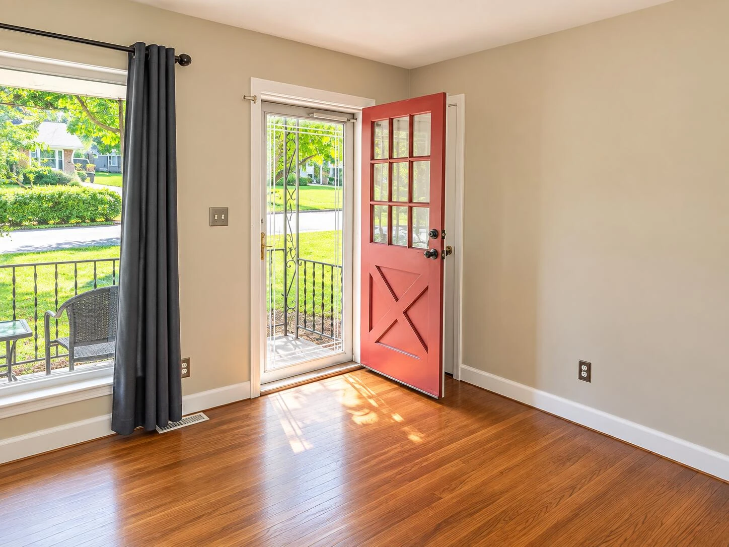 1407 Deacon ST - Photo 2