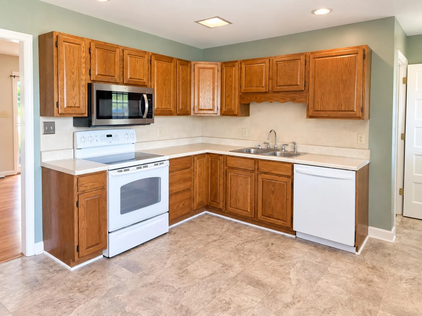 1407 Deacon ST - Photo 4