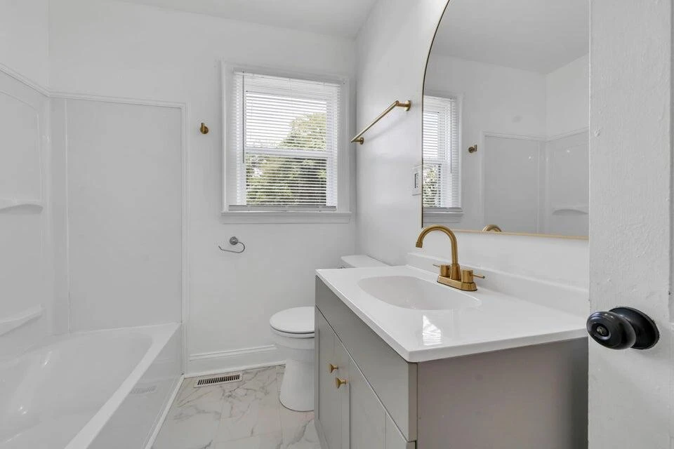 1301 Monroe ST NW - Photo 13