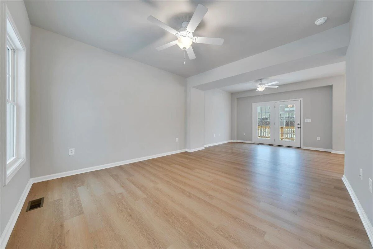 10 Grove BLVD - Photo 3