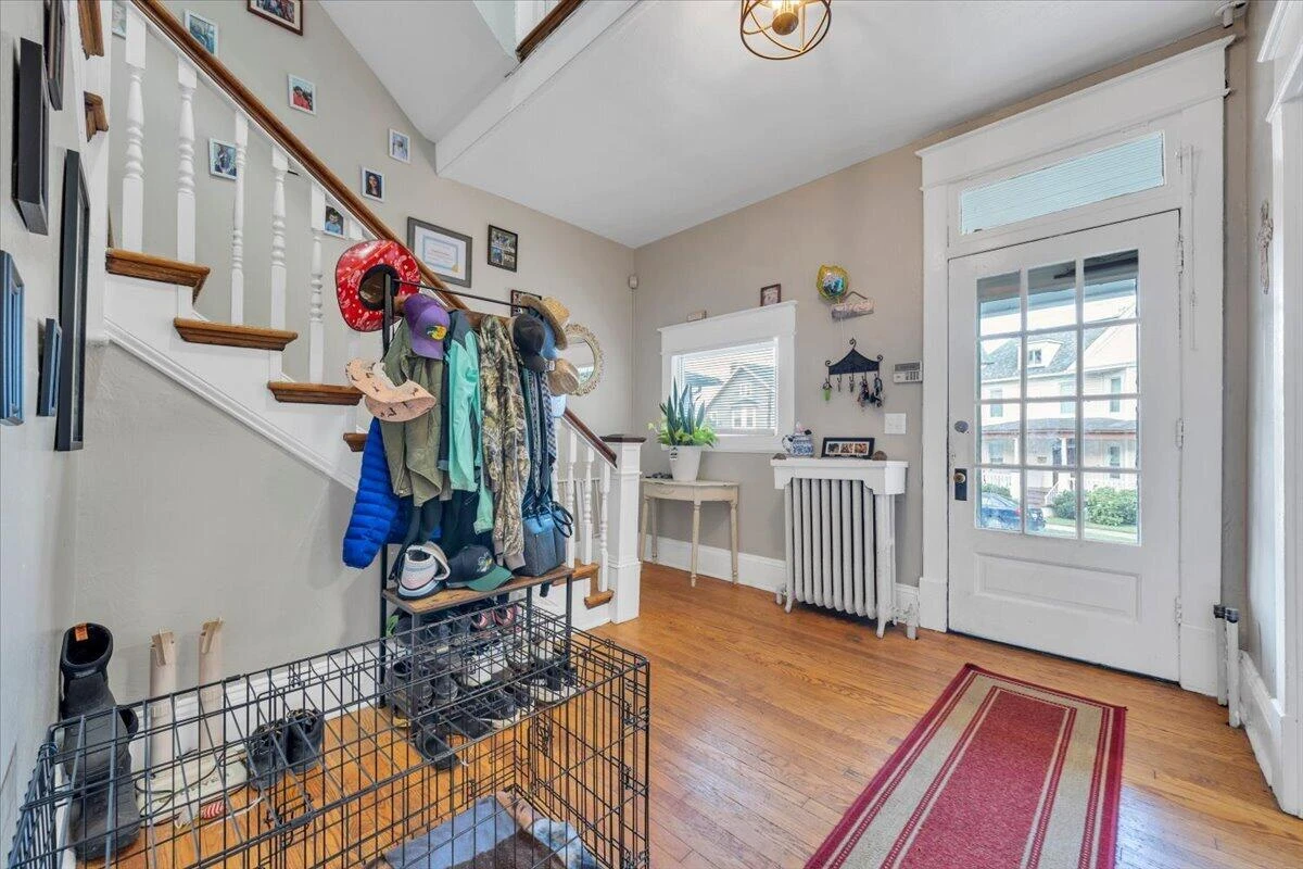1313 Maple AVE SW - Photo 5