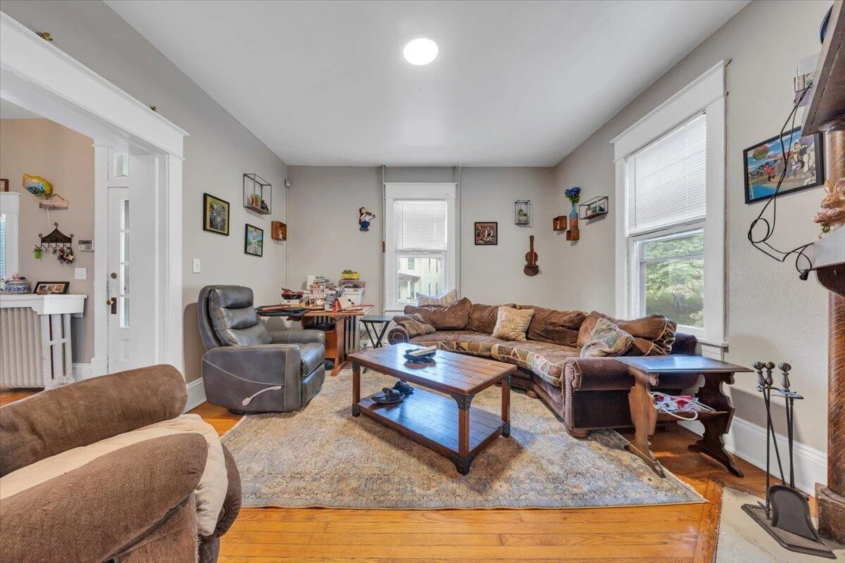 1313 Maple AVE SW - Photo 8