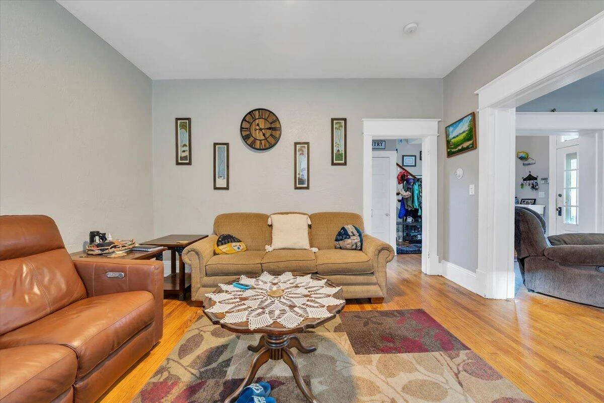 1313 Maple AVE SW - Photo 11