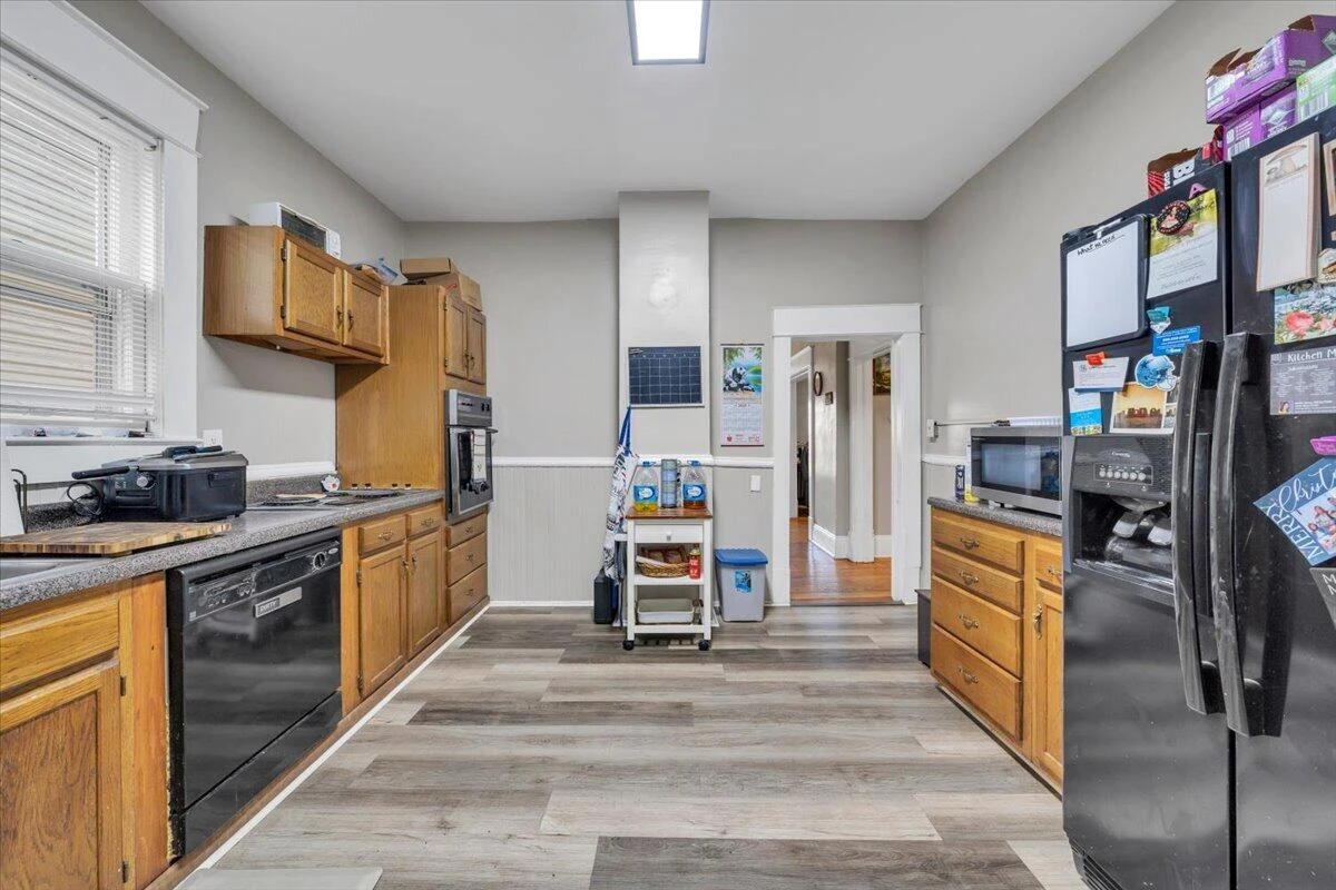 1313 Maple AVE SW - Photo 16