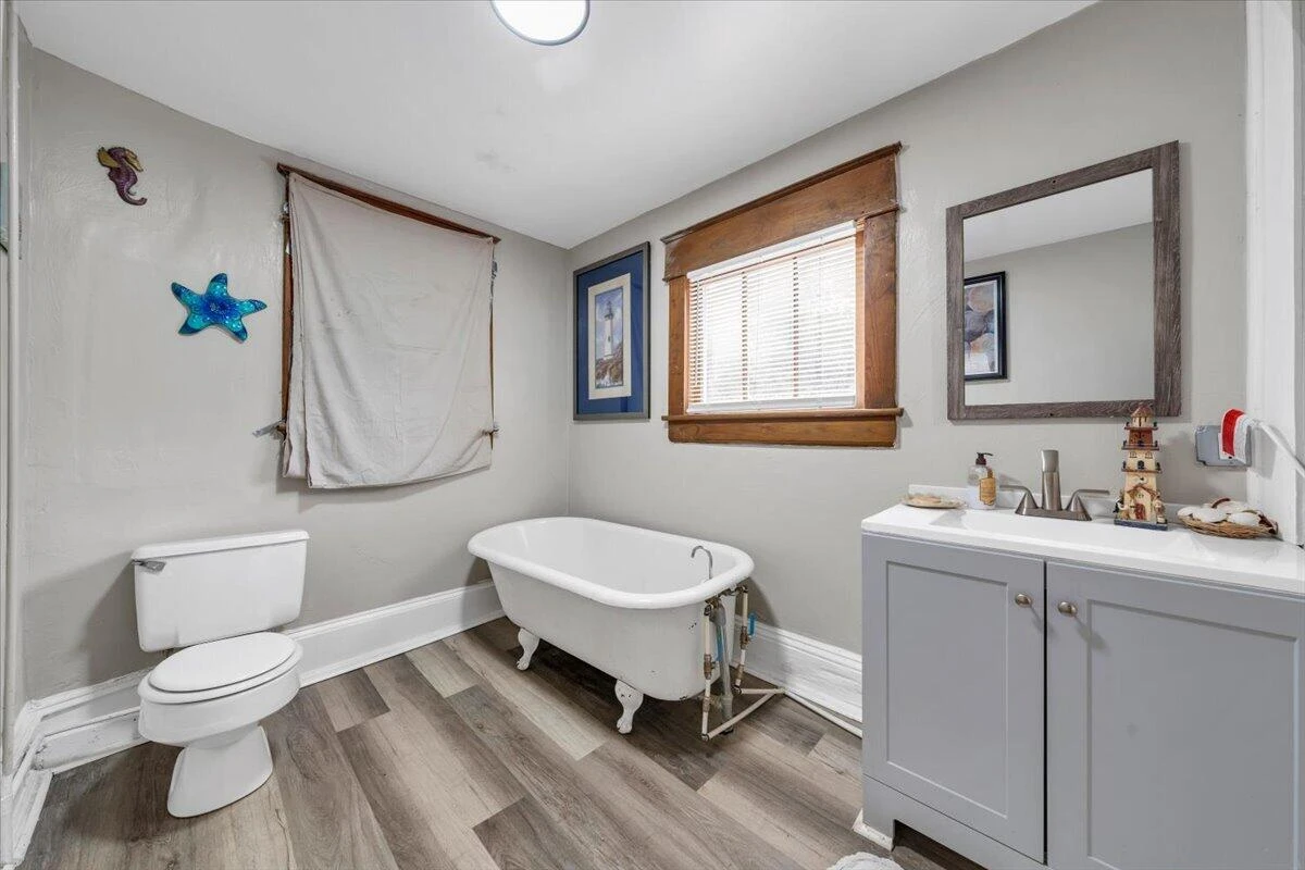 1313 Maple AVE SW - Photo 18