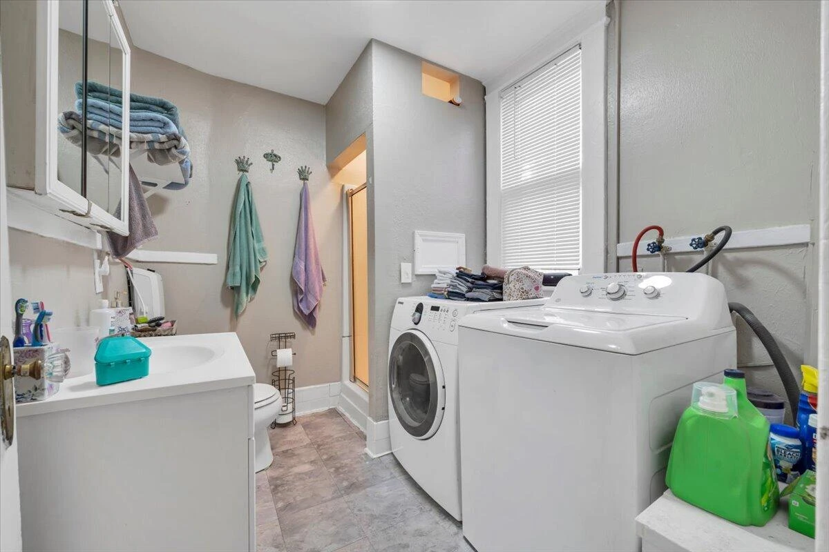 1313 Maple AVE SW - Photo 25