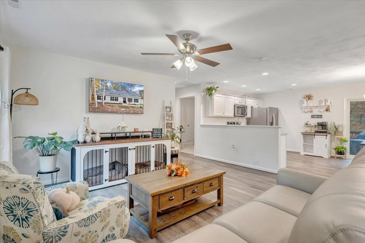 107 Pine Ridge DR - Photo 4
