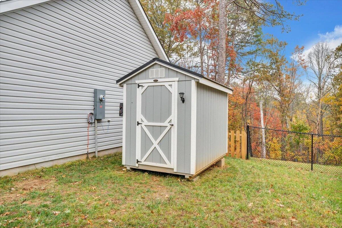 107 Pine Ridge DR - Photo 32