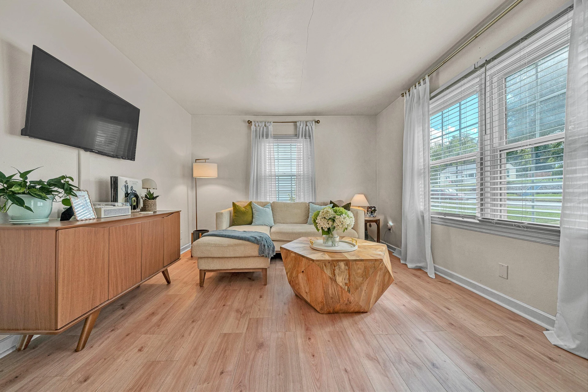 2451 Westover AVE SW - Photo 4