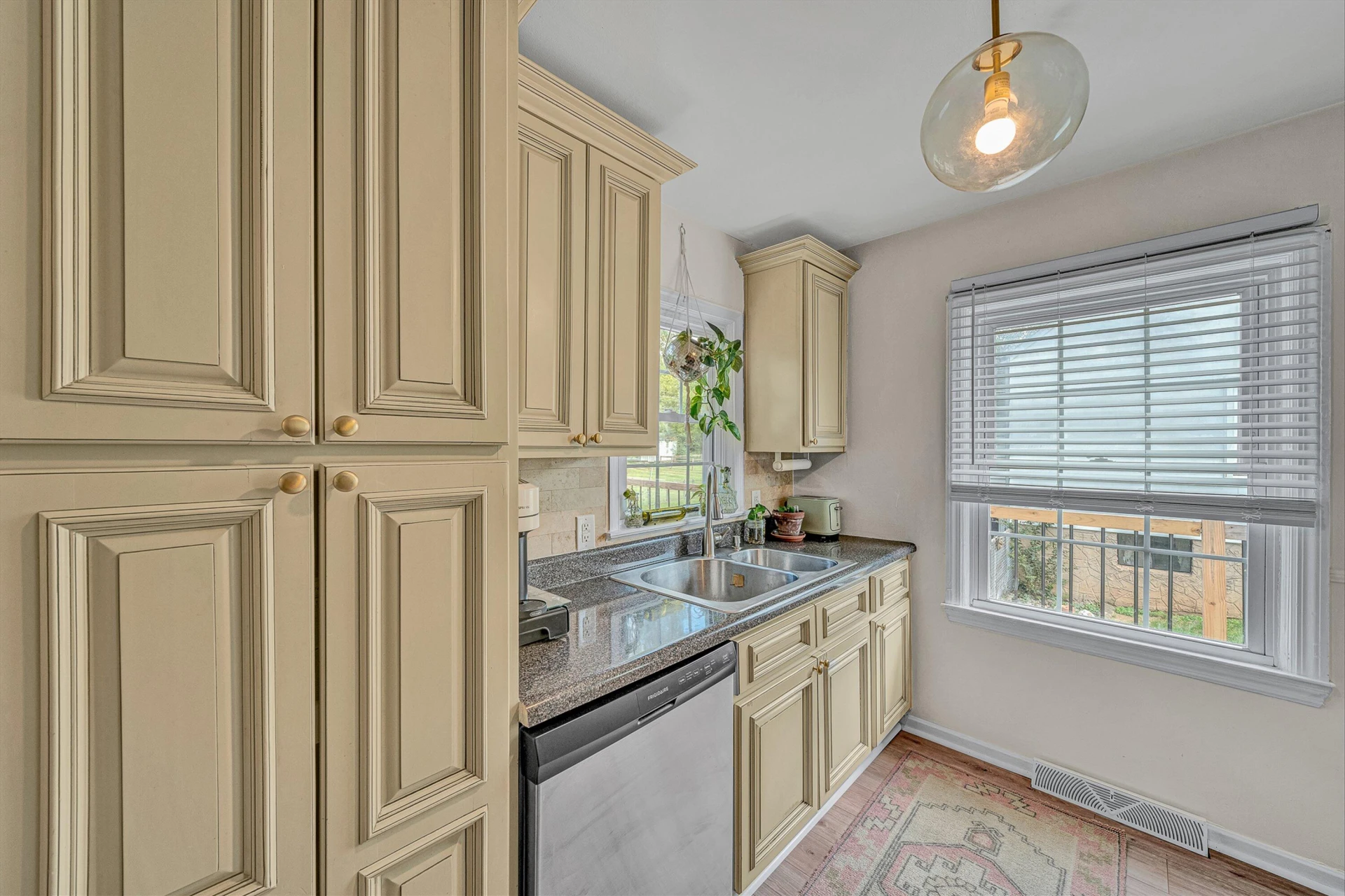 2451 Westover AVE SW - Photo 8