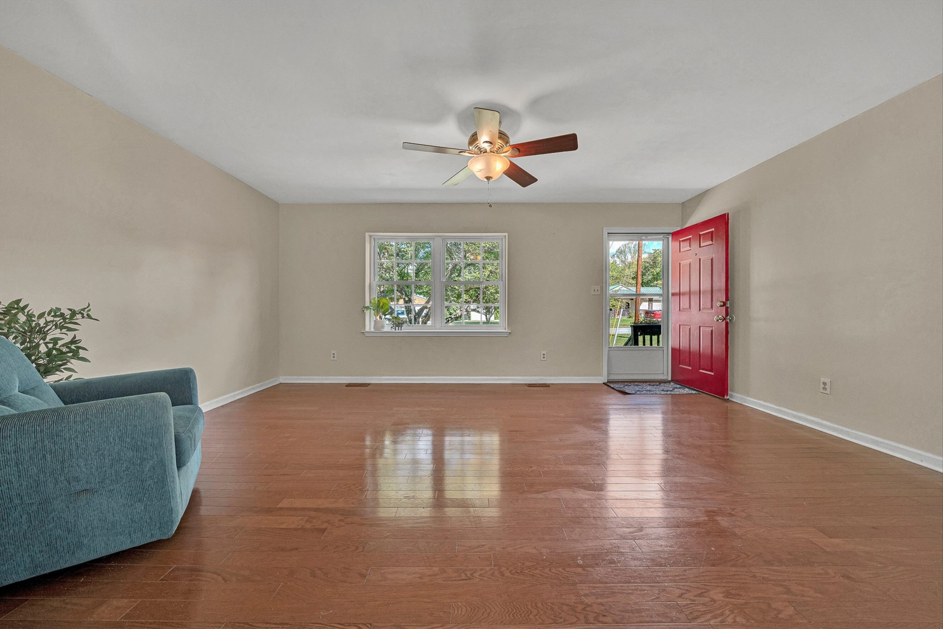 4836 Oak RD NW - Photo 4