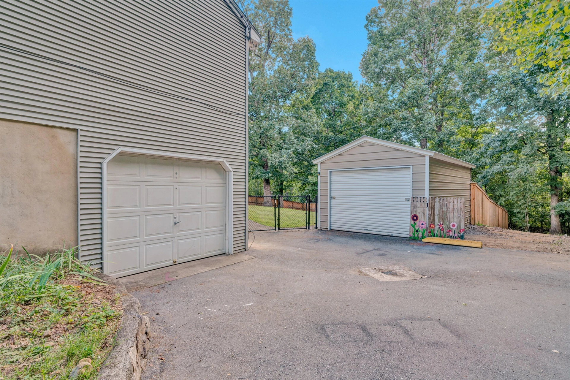 4836 Oak RD NW - Photo 31