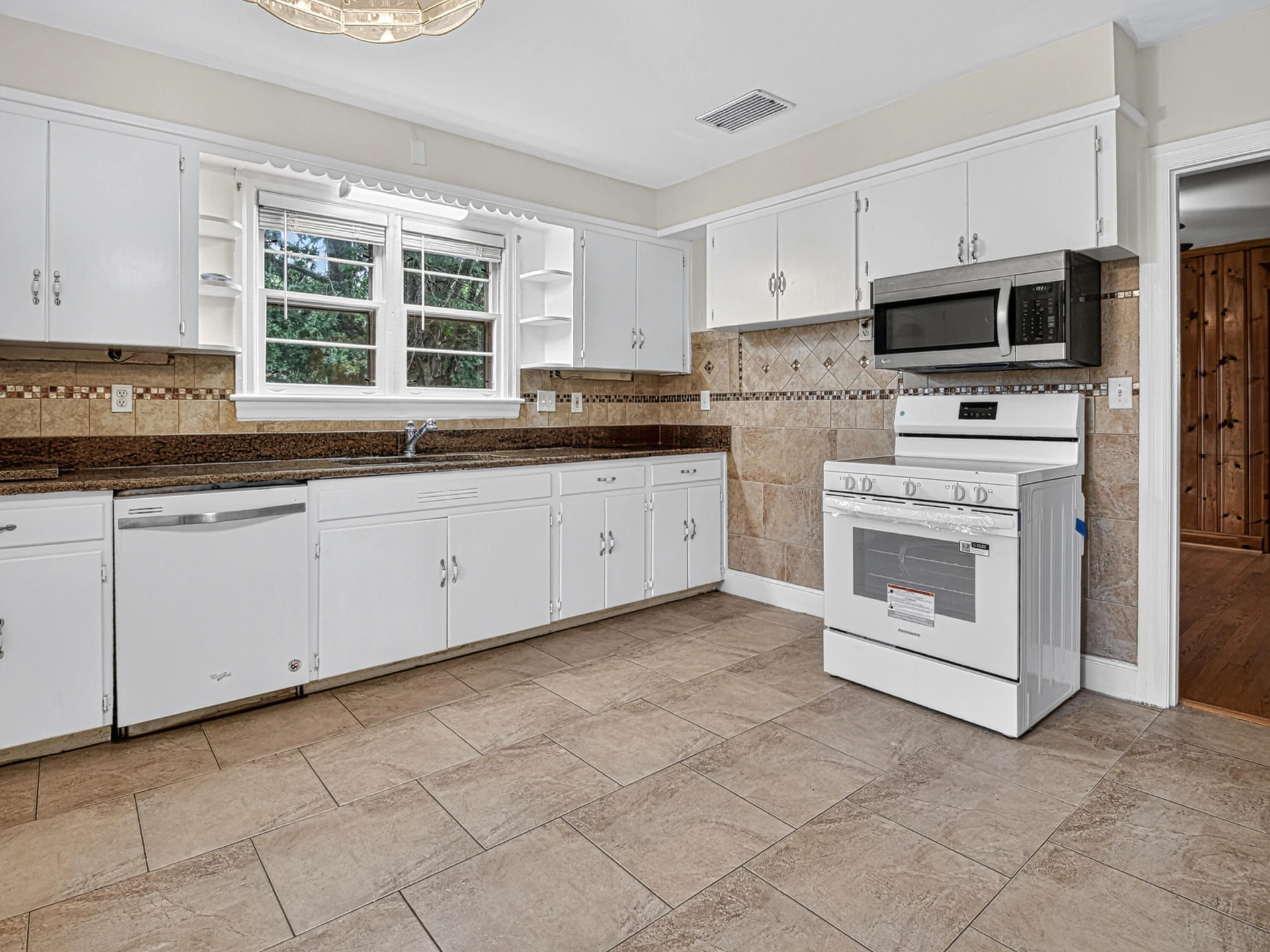4401 Hilltop DR - Photo 12