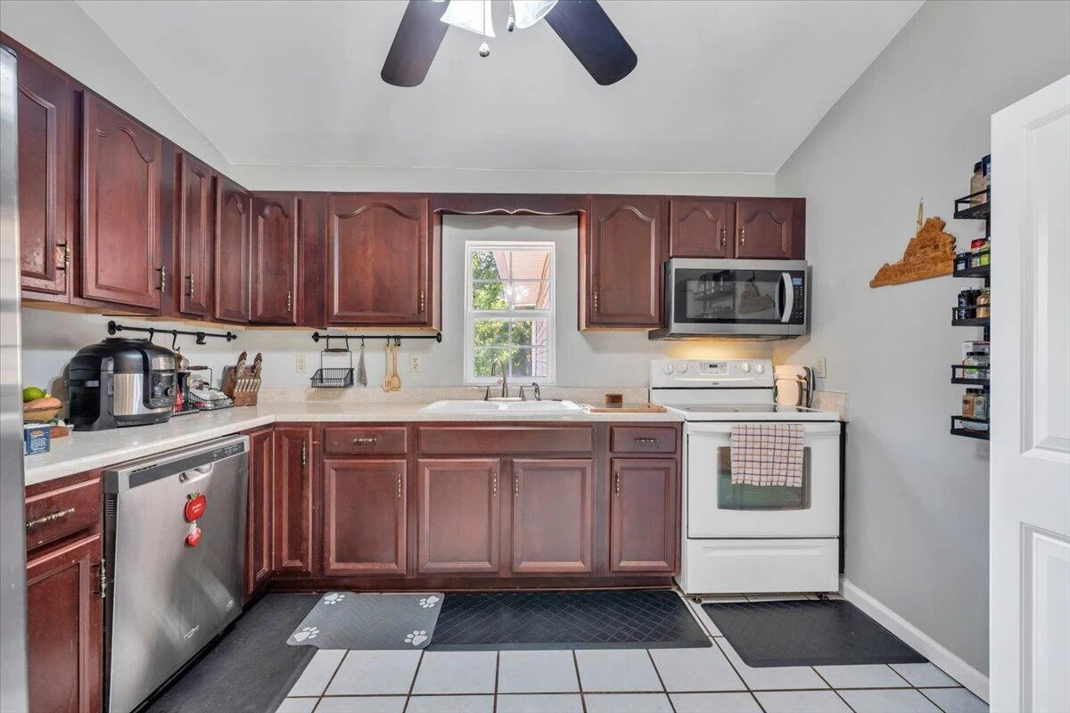 60 Upland DR - Photo 15