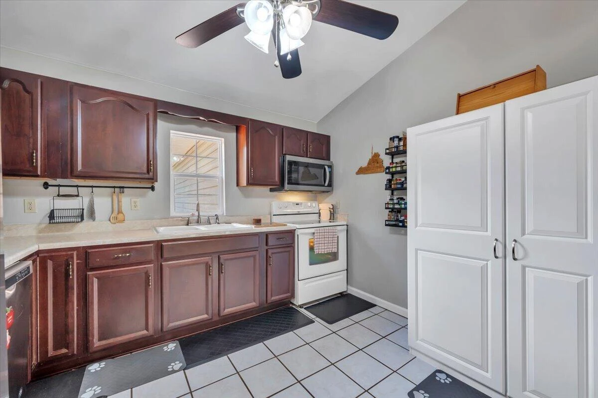 60 Upland DR - Photo 16