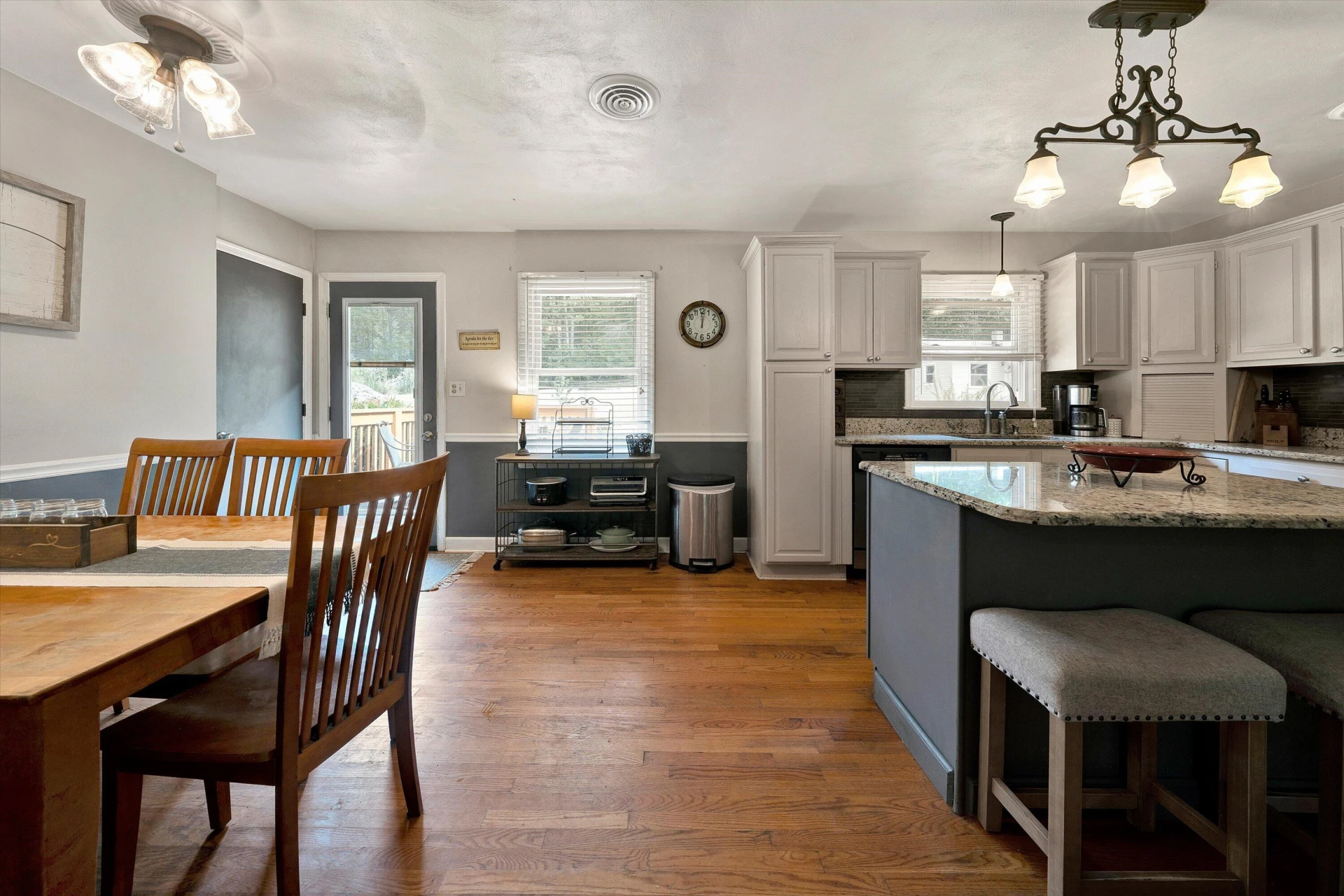 6804 Cotton Hill RD - Photo 7