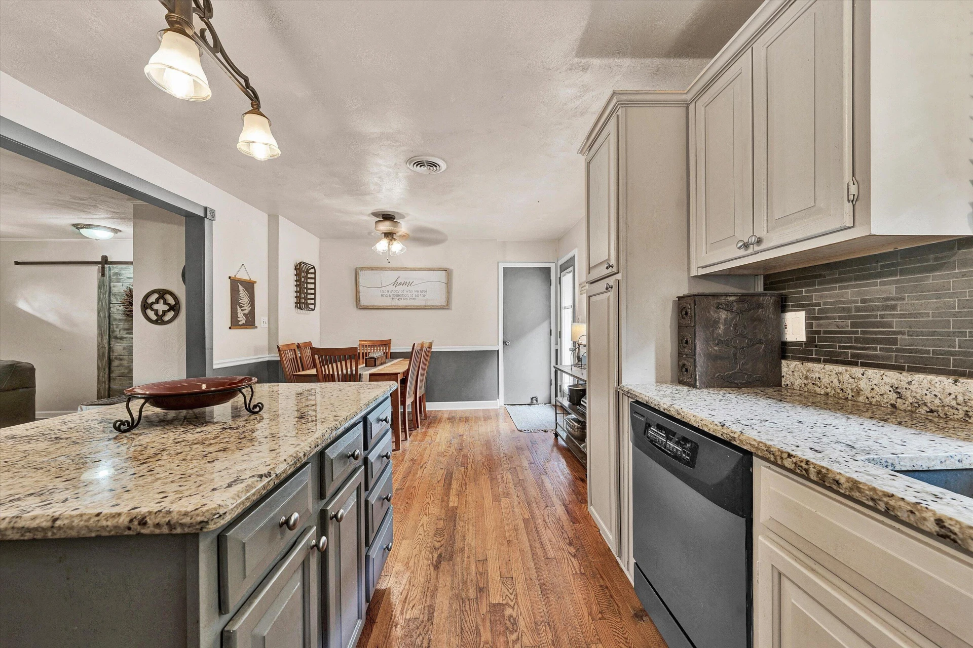 6804 Cotton Hill RD - Photo 12