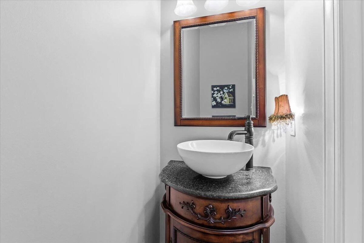 5713 Salisbury DR - Photo 7