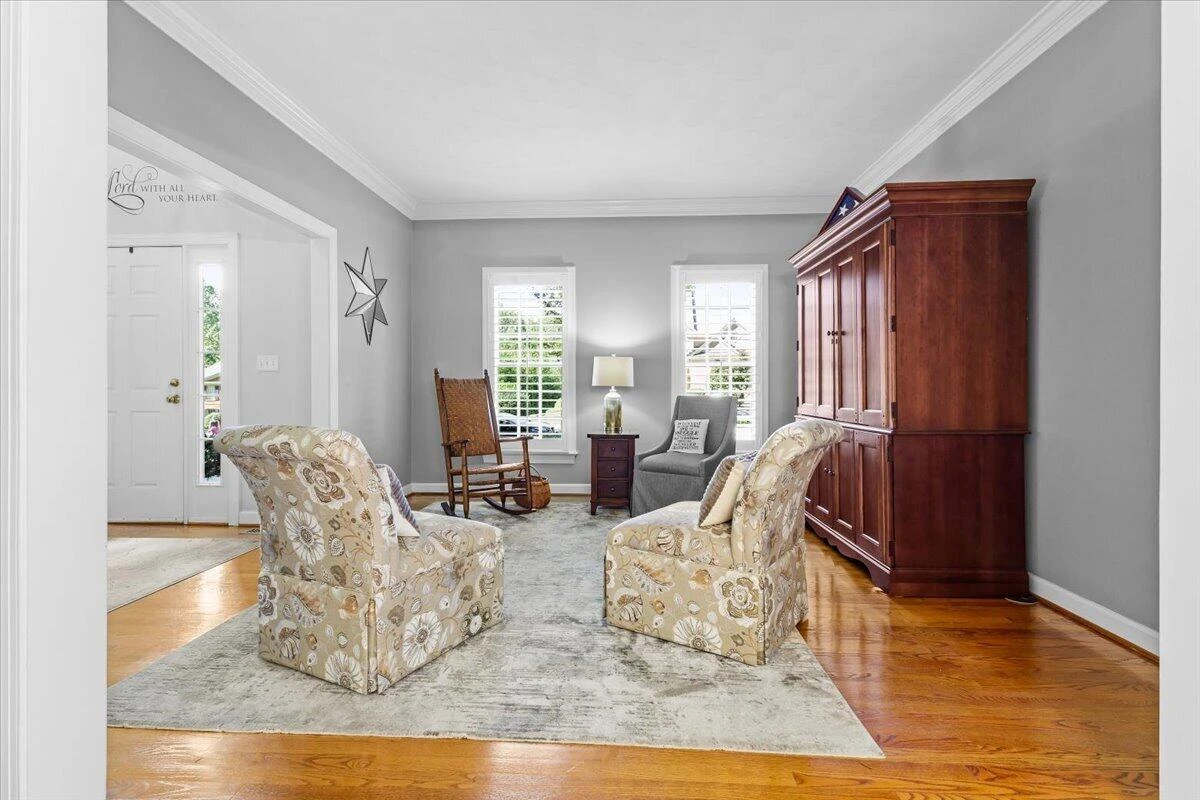 5713 Salisbury DR - Photo 10