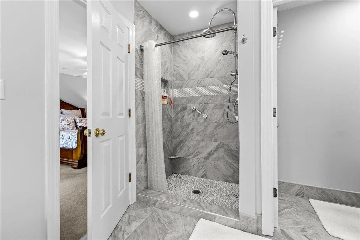 5713 Salisbury DR - Photo 32