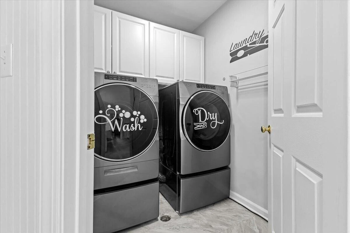 5713 Salisbury DR - Photo 36