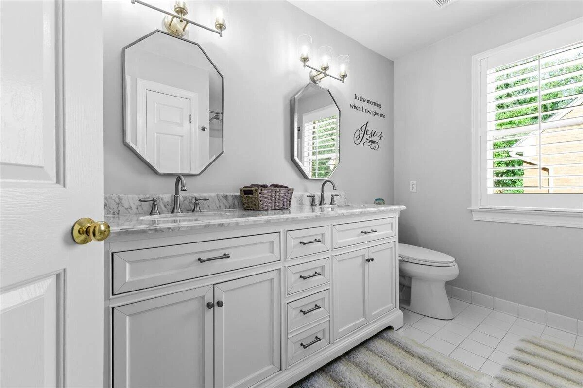5713 Salisbury DR - Photo 37