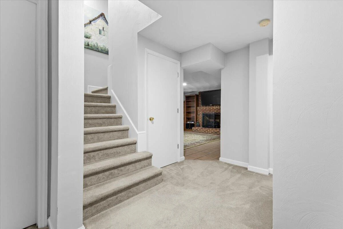5713 Salisbury DR - Photo 43