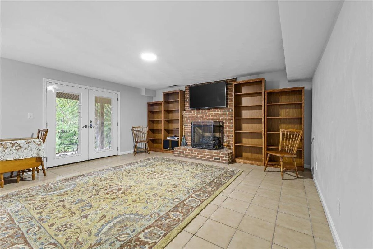 5713 Salisbury DR - Photo 44