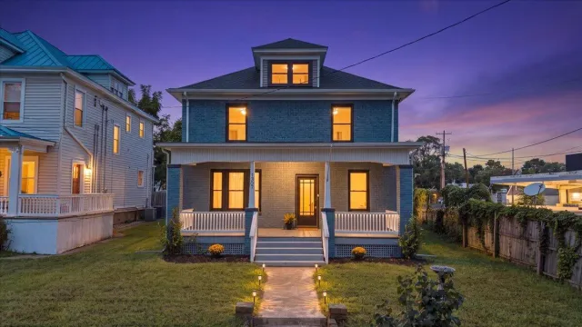 1307 Chapman AVE SW
