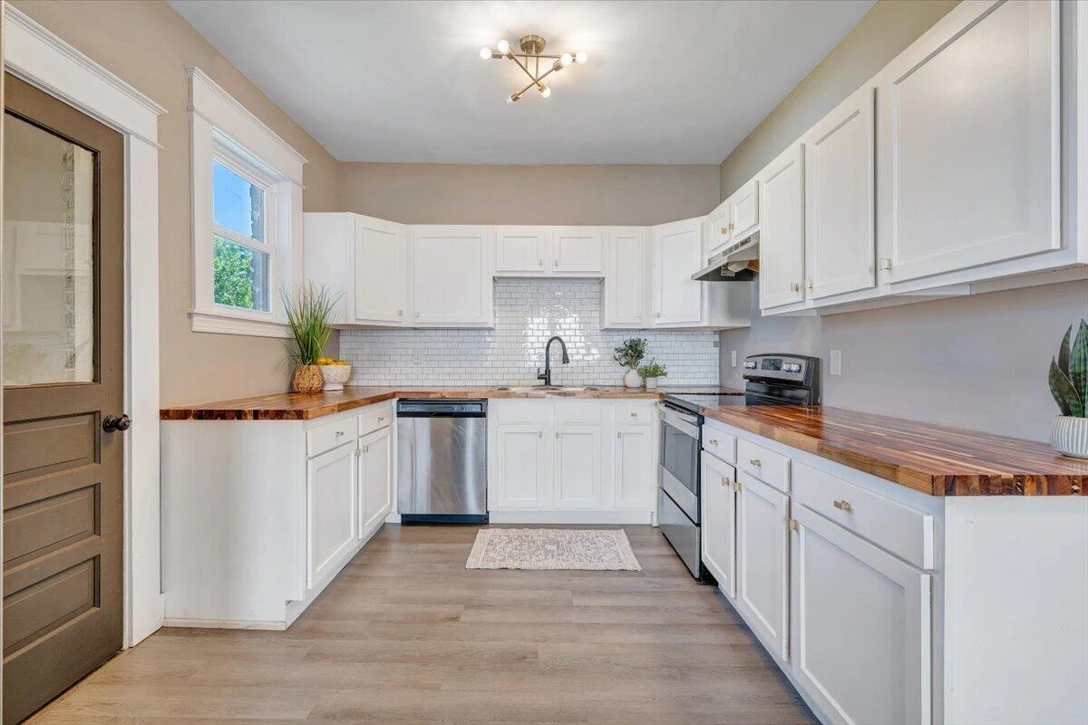 1307 Chapman AVE SW - Photo 24